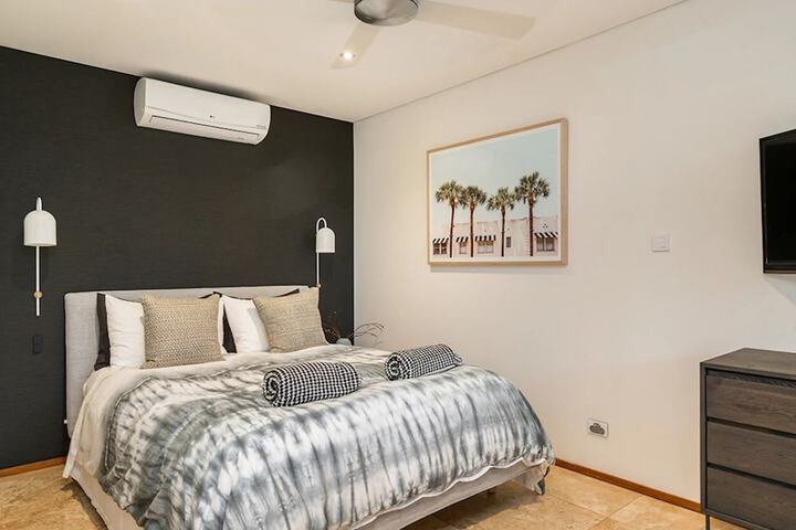 Room 2 of 24