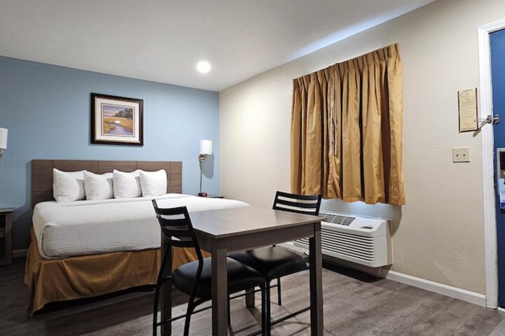 Room 22 of 40