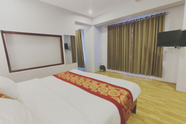 Room 8 of 17