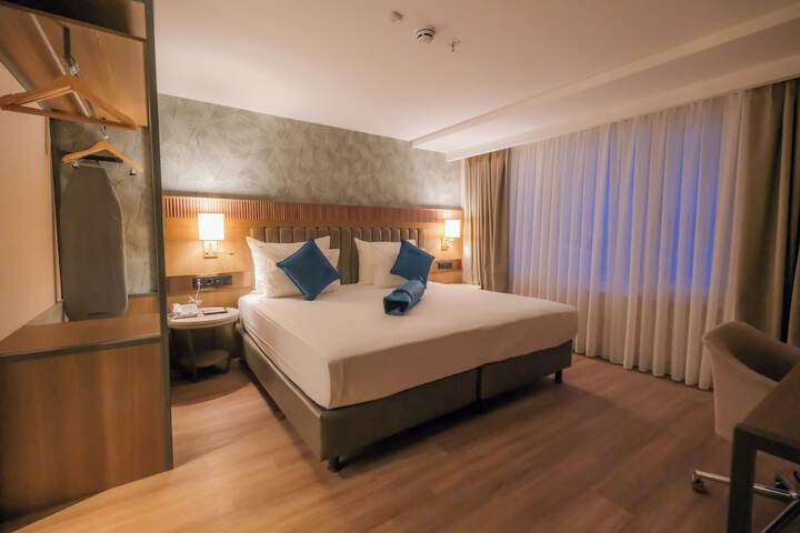 Room 10 of 68