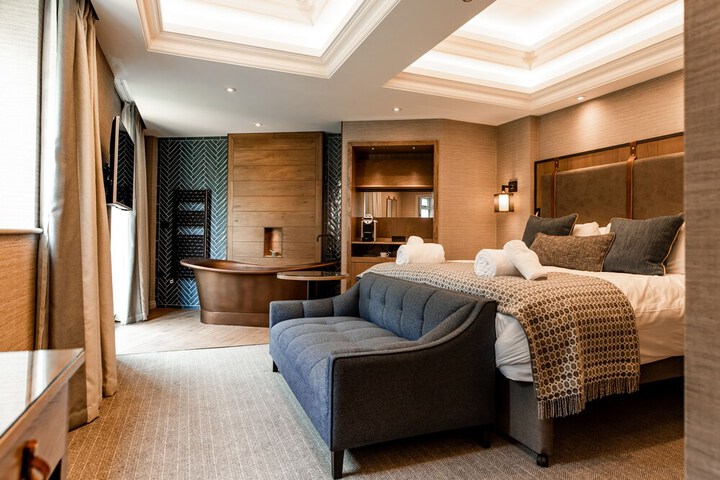 Room 14 of 38