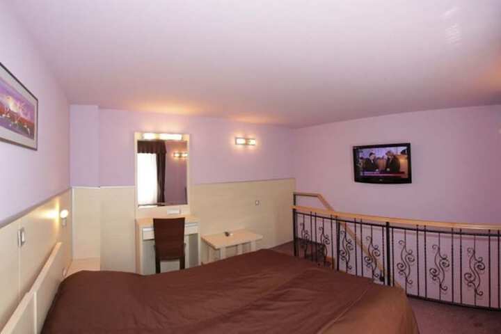 Room 4 of 38