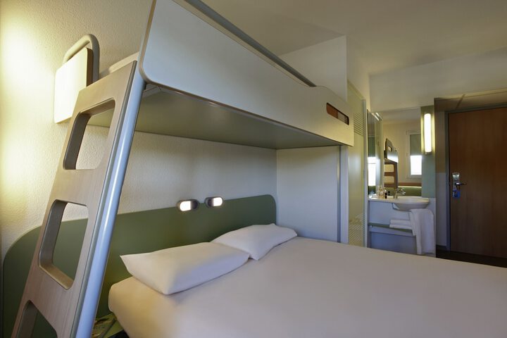 Room 15 of 30
