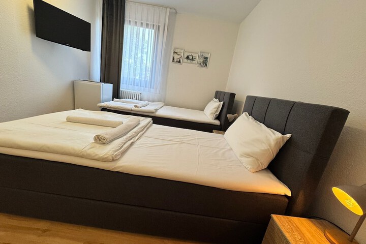 Room 4 of 15