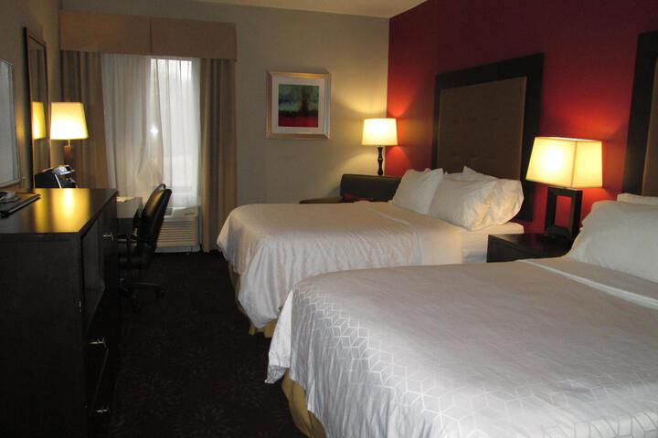 Standard 2 Queen Beds Accessible (14 of 19)
