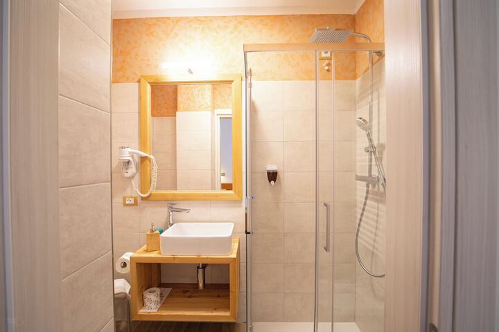 Room 14 of 78
