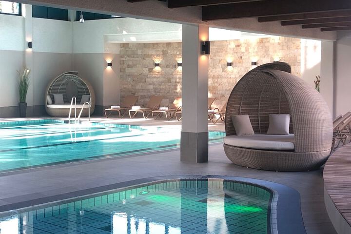 Pool 68 of 123
