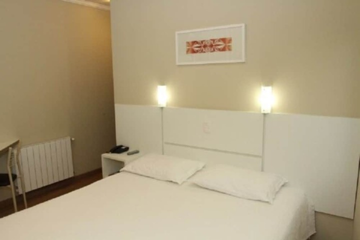 Room 10 of 50