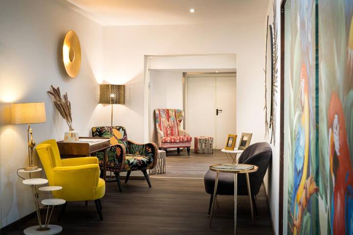 Guest Lobby