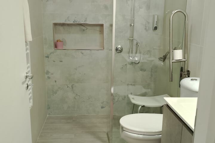 Room 46 of 95