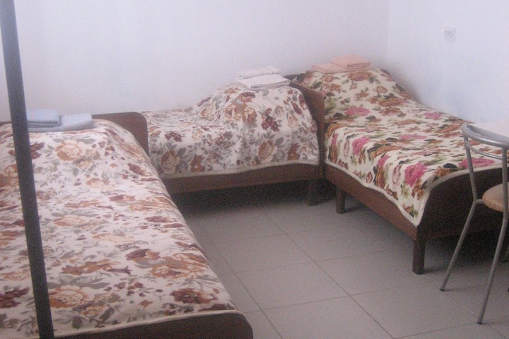 Room 4 of 40