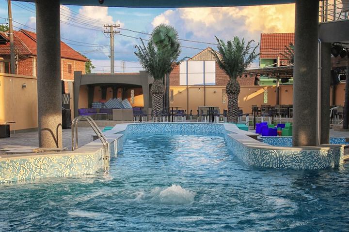 Pool 26 of 58