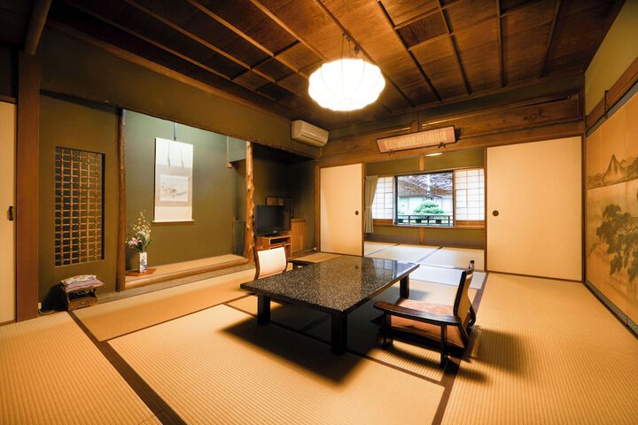Room 27 of 133