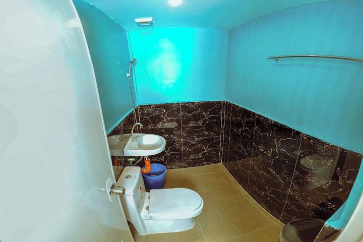 Room 21 of 28