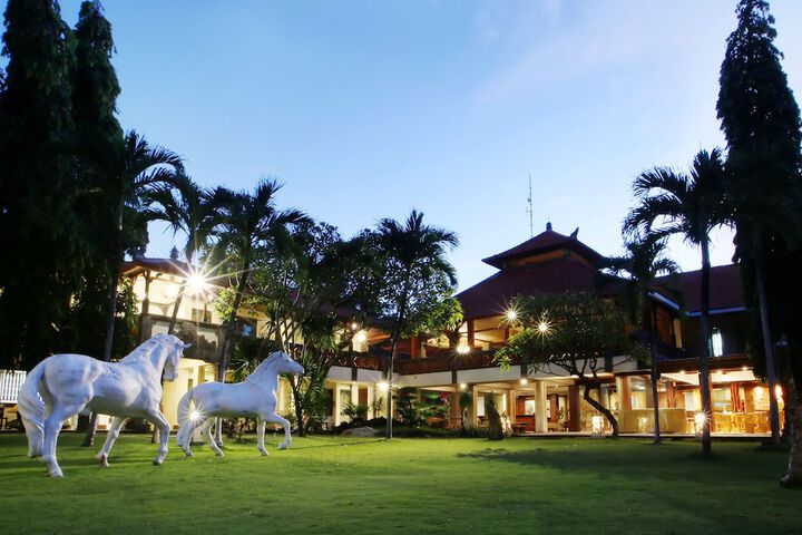 Hotel Entry