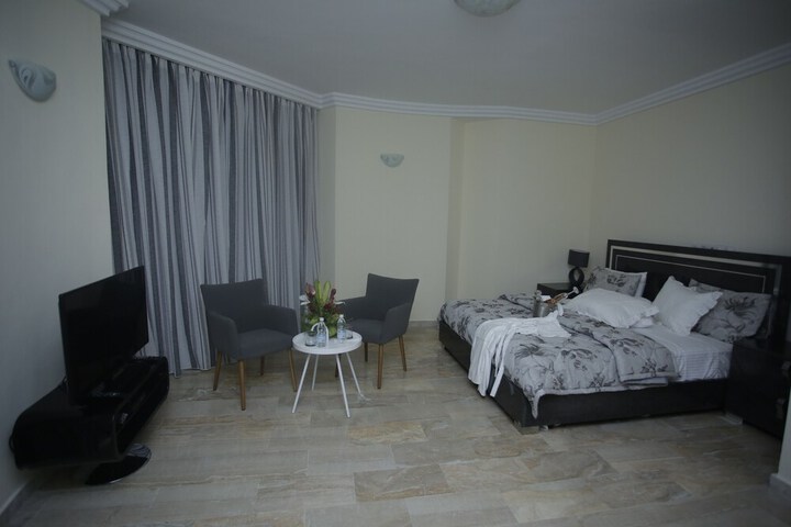 Room 7 of 61