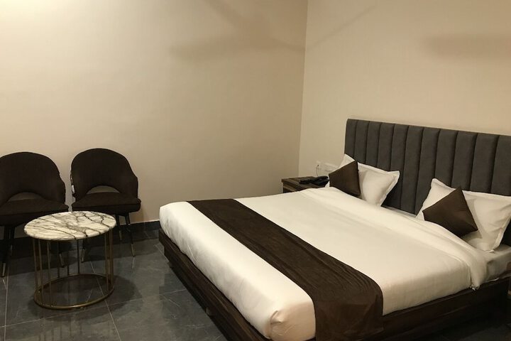 Room 26 of 53