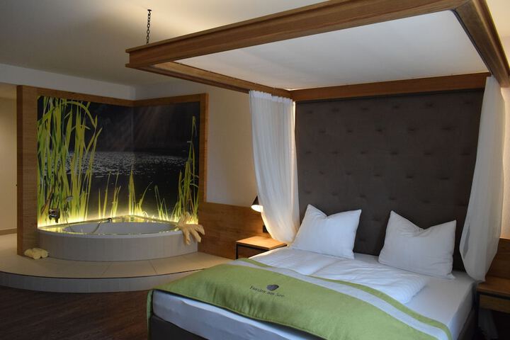 Room 8 of 23