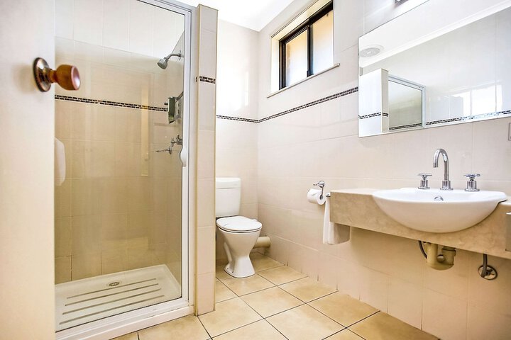 Room 4 of 34