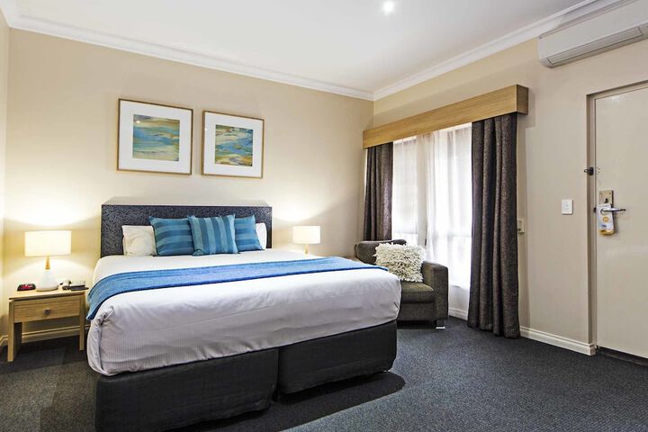 Room 10 of 71