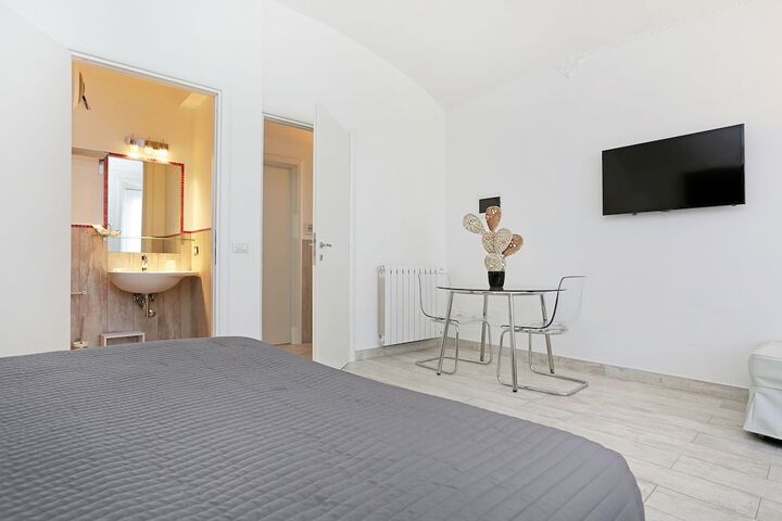 Room 15 of 43