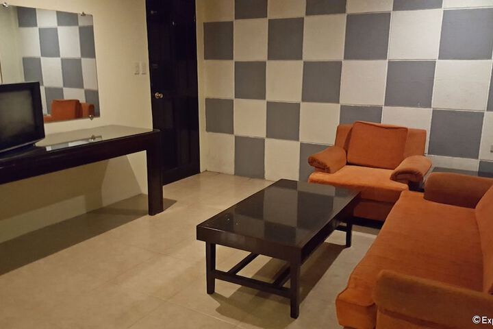 Room 33 of 45