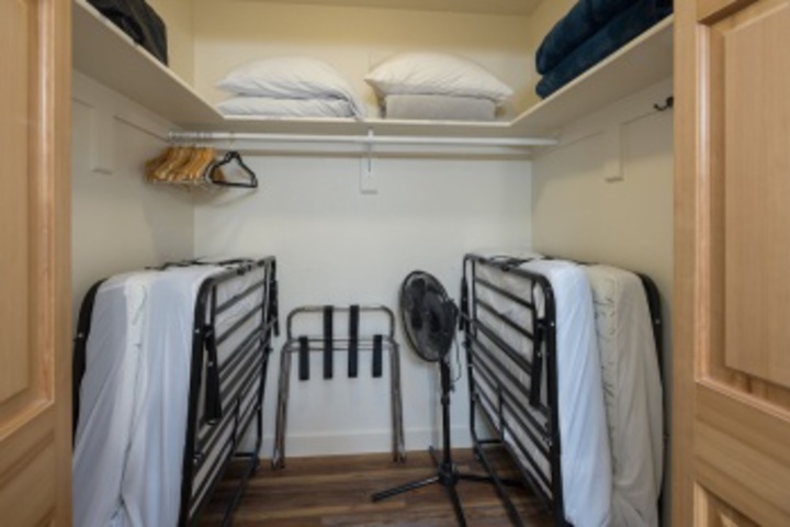 Room 34 of 108