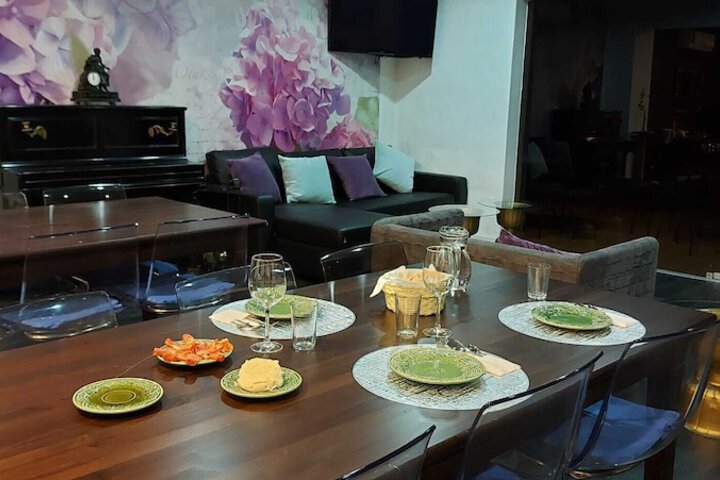 Dining 43 of 48