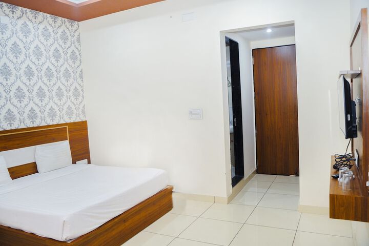 Room 12 of 24