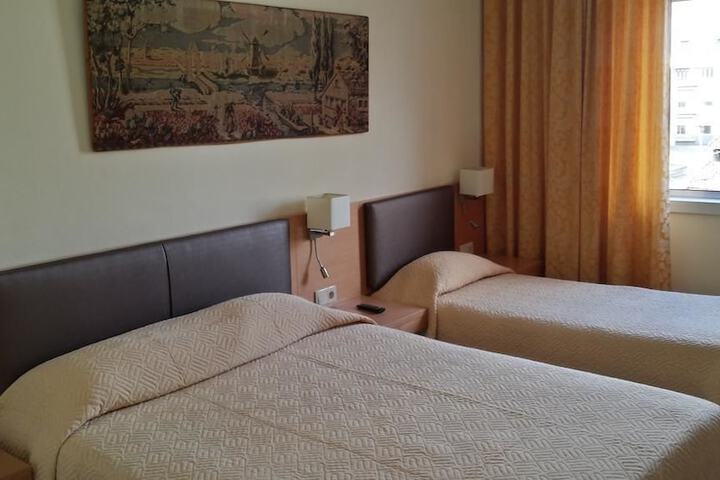 Room 3 of 37
