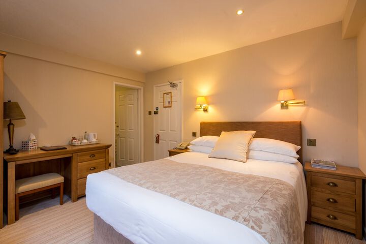 Room 11 of 20