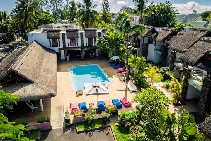 Hotel with Pool