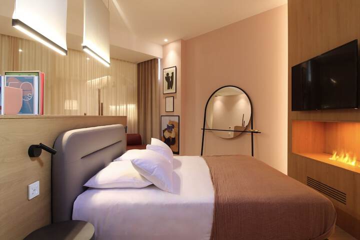 Room 121 of 780