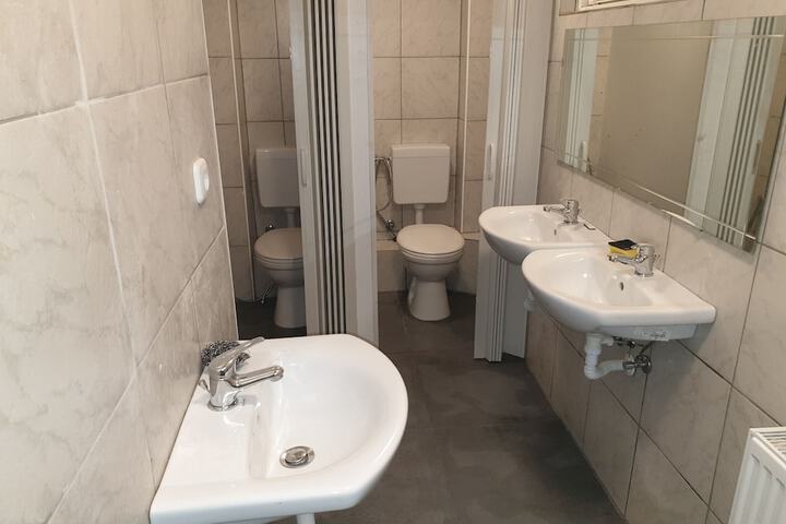 Room 8 of 14