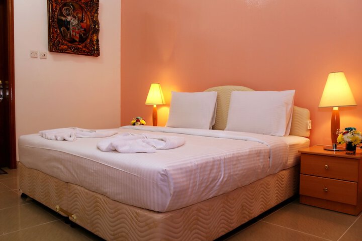 Room 8 of 34
