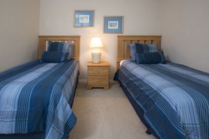Room 6 of 12