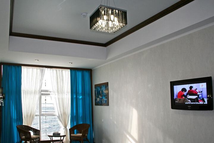 Room 6 of 72