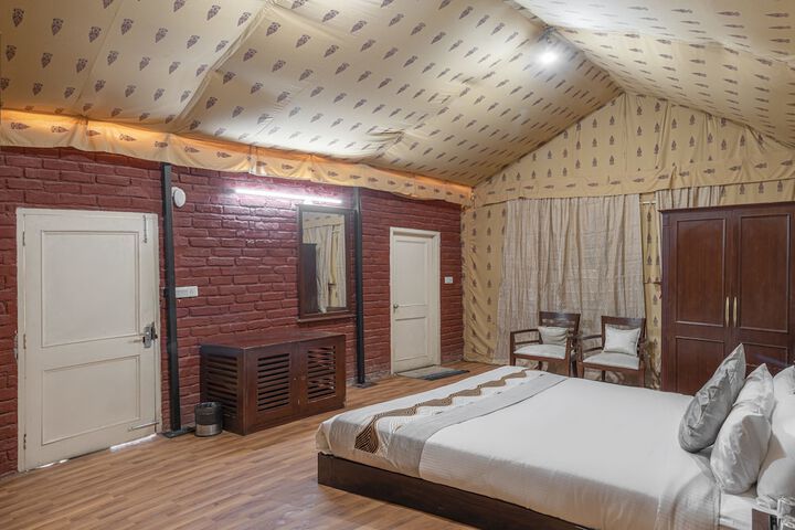 Room 8 of 72