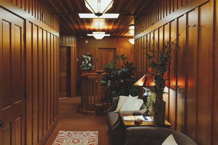 Ballroom/Hall 131 of 147