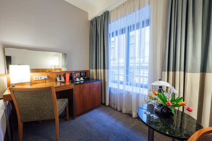 Room 73 of 156