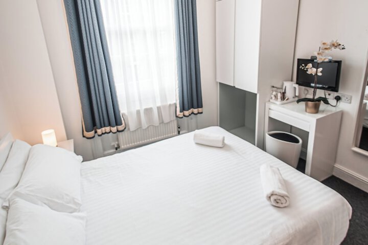 Room 30 of 52
