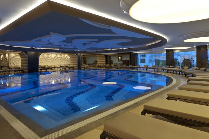 Pools & Facilities