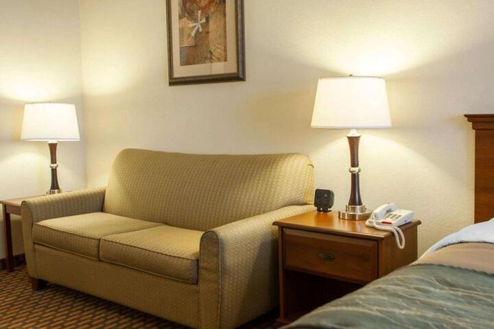 1 King Bed Mobility Accessible (2 of 18)
