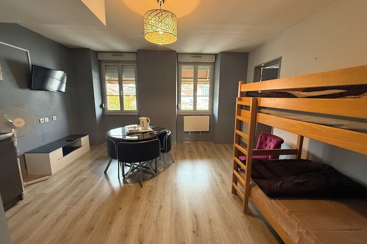 Room 7 of 24