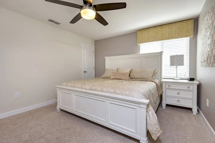 Room 4 of 20