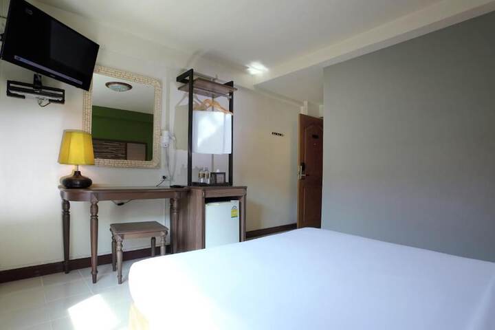 Room 12 of 98