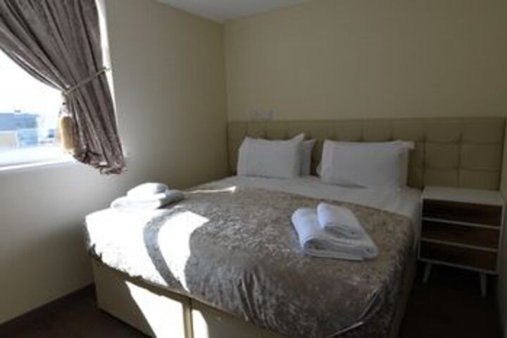 Room 8 of 31