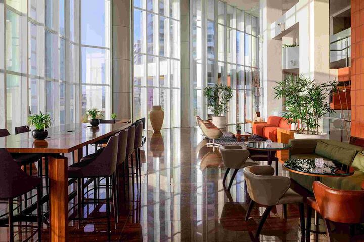 Entrance & Lobby