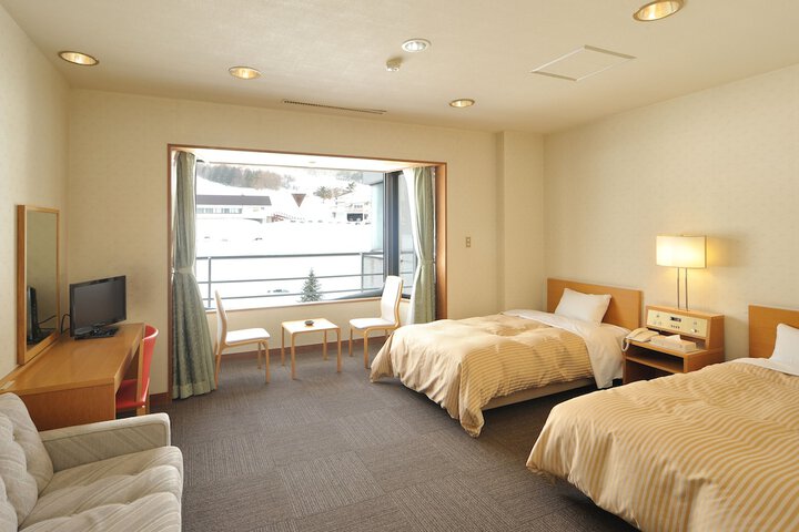 Room 8 of 30