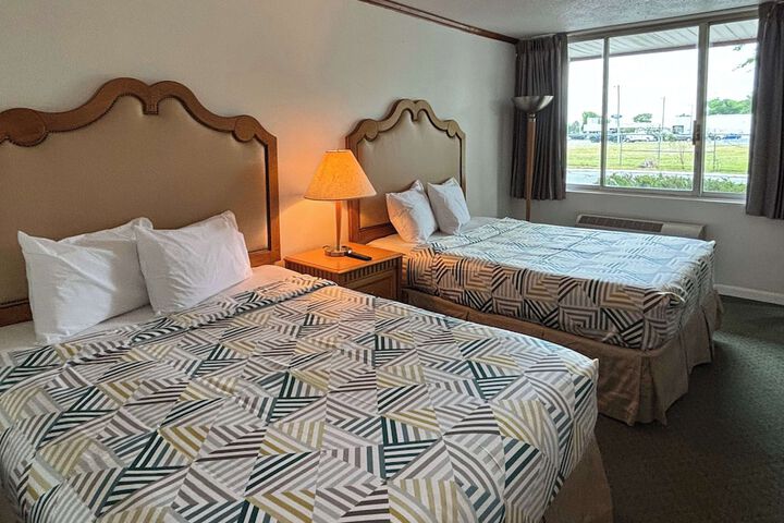 2 Double Beds (4 of 13)